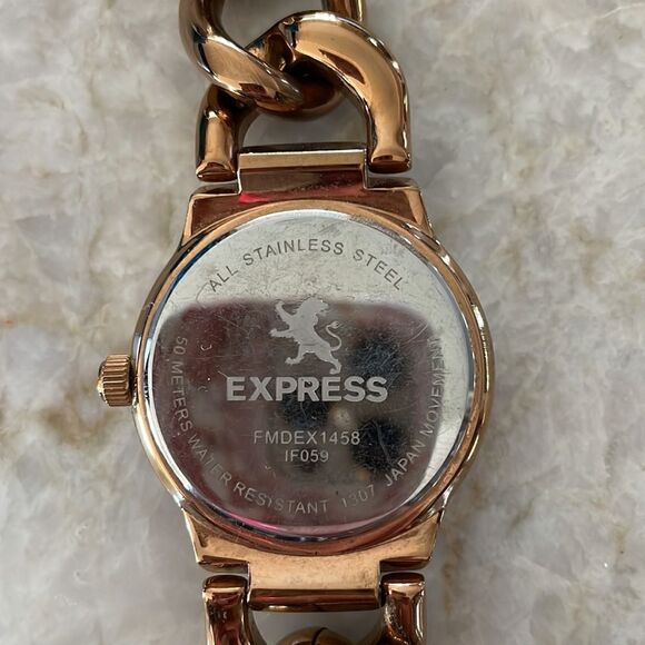 Express woman’s Rose Gold chain watch - Picture 3 of 4